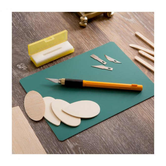 Cutter OLFA ART KNIFE PRO AK-4 avec grip Cutter OLFA ART KNIFE PRO AK-4 avec grip