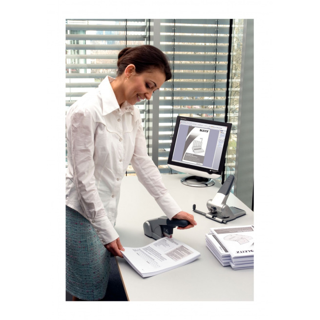 Nietmachine Leitz Heavy Duty 5552 - 60 vellen Nietmachine Leitz Heavy Duty 5552 - 60 vellen