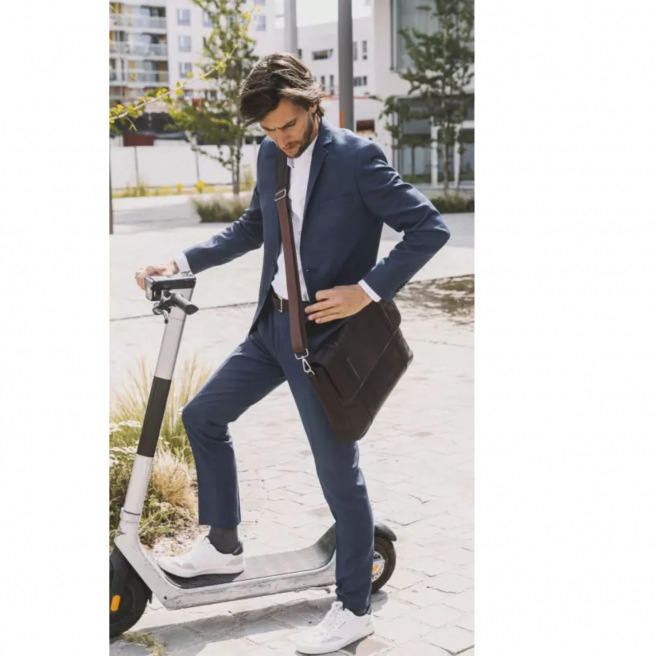 Sac messager cuir Maverick BROWN pour ordinateur 15,6" Sac messager cuir Maverick BROWN pour ordinateur 15,6"