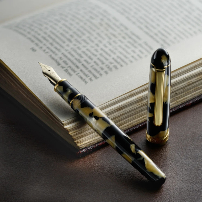 Stylo Platinum CENTURY 3776 Celluloïd Stylo Platinum CENTURY 3776 Celluloïd