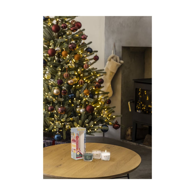 Yankee Candle Signature PASSPORT TO THE HOLIDAYS - set van 3 votiefkaarsen Yankee Candle Signature PASSPORT TO THE HOLIDAYS - set van 3 votiefkaarsen