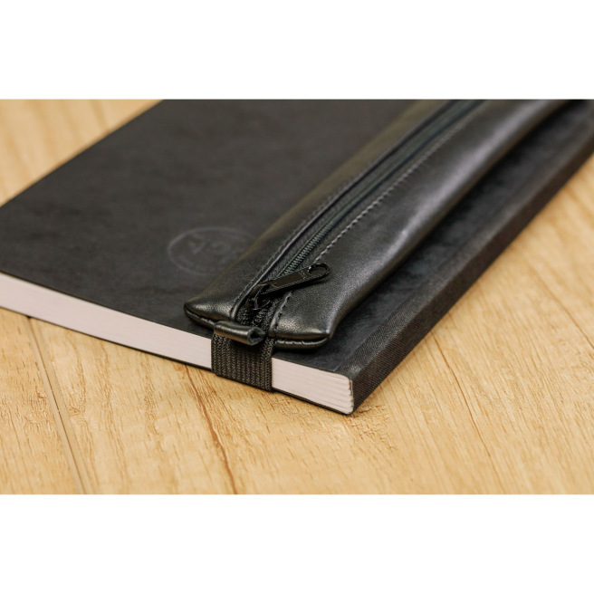 Platte lederen etui CLAIREFONTAINE AGE BAG met elastiek Platte lederen etui CLAIREFONTAINE AGE BAG met elastiek