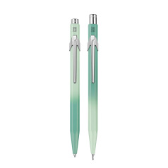 Set stylo-bille + porte-mines Caran d'Ache 849 MYSTY FOREST - édition limitée Set stylo-bille + porte-mines Caran d'Ache 849 MYSTY FOREST - édition limitée