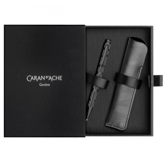 Stylo-bille Caran d'Ache ECRIDOR BLACK LINES avec étui en cuir Stylo-bille Caran d'Ache ECRIDOR BLACK LINES avec étui en cuir